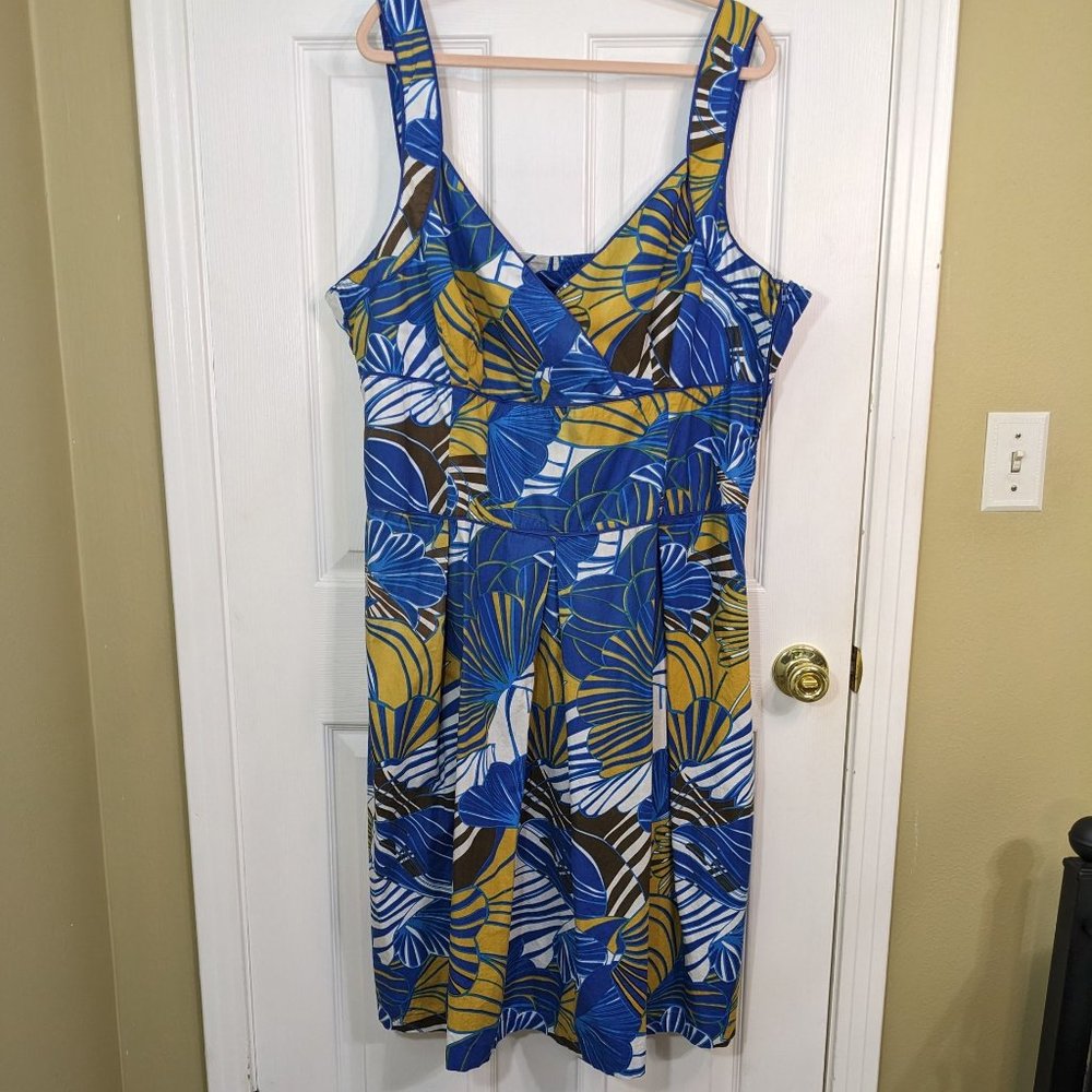 Ashley Stewart Sleeveless Blue Floral V-Neck Pleat Flare Midi Hem - size 24